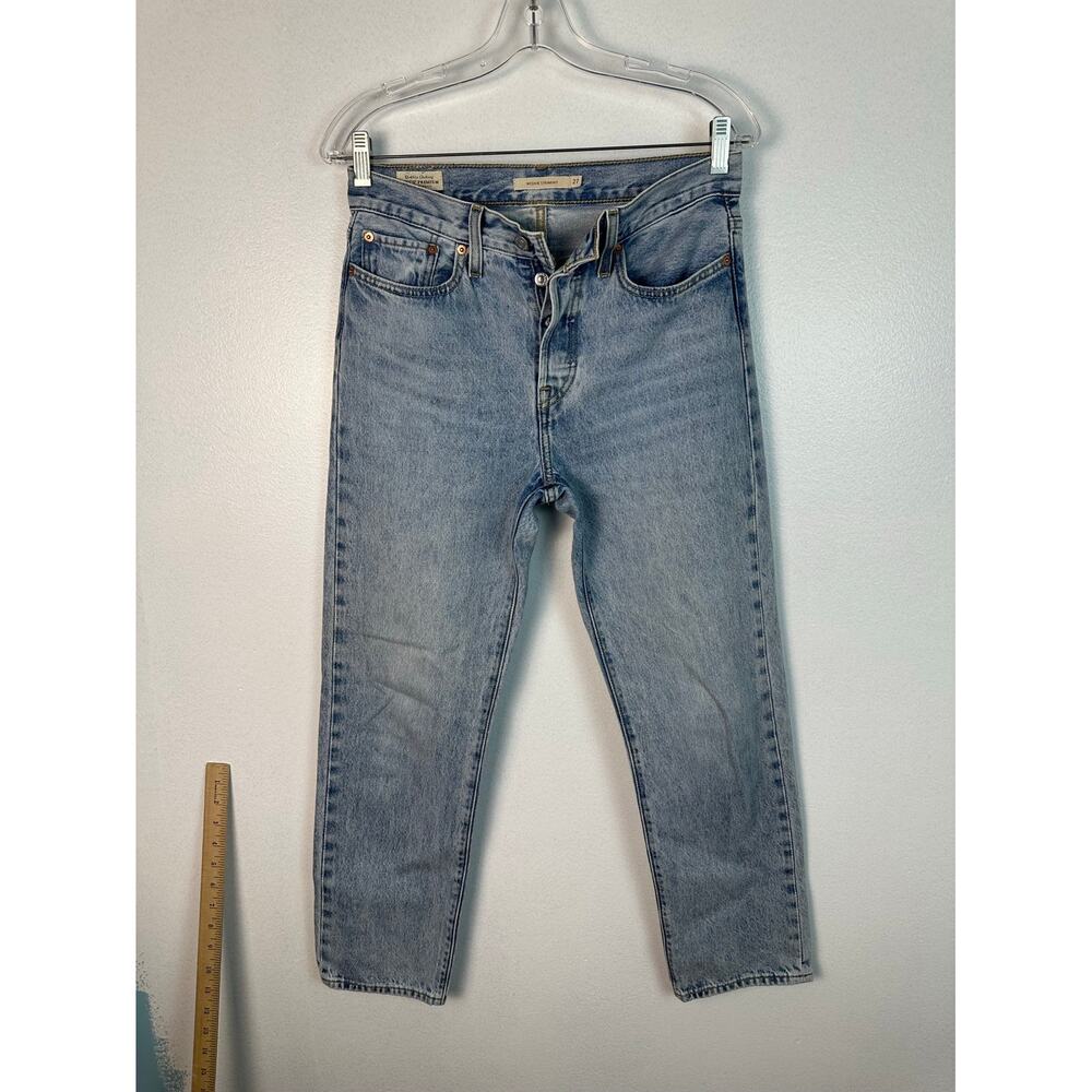 Levi Women's wedgie straight medium wash Size 27 "big E" Jeans